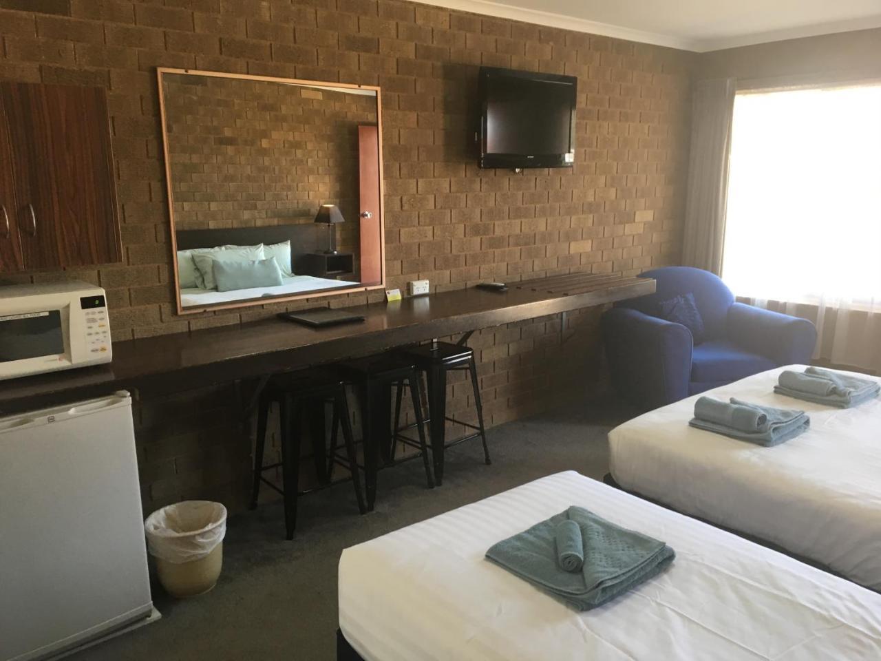 Camellia Motel Narrandera Exterior foto